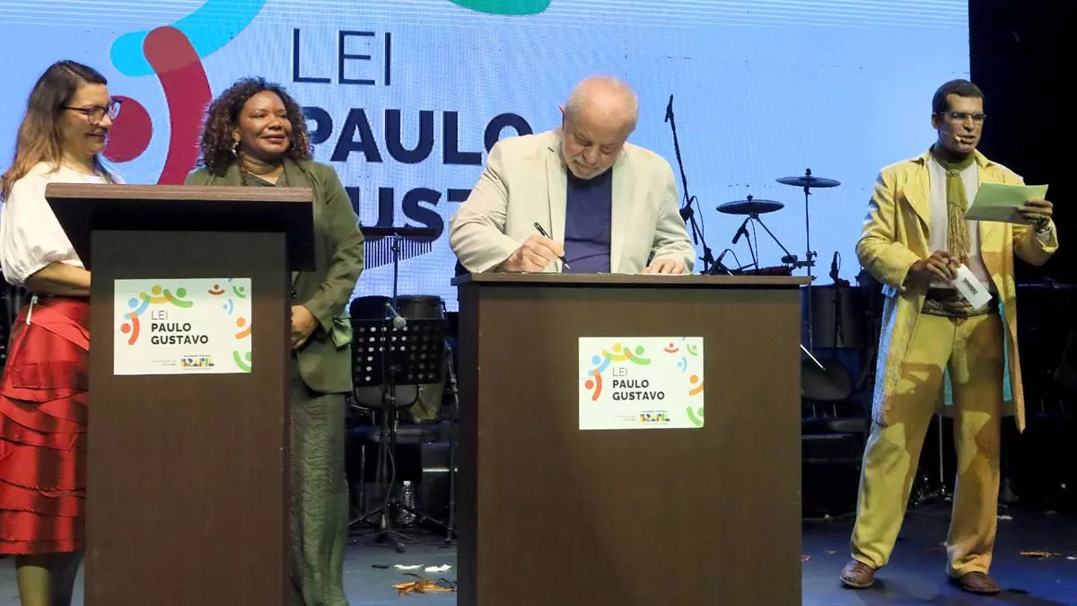 O Decreto de Regulamentação da Lei Paulo Gustavo foi lançado, nesta quinta-feira (11), pelo presidente Luiz Inácio Lula da Silva