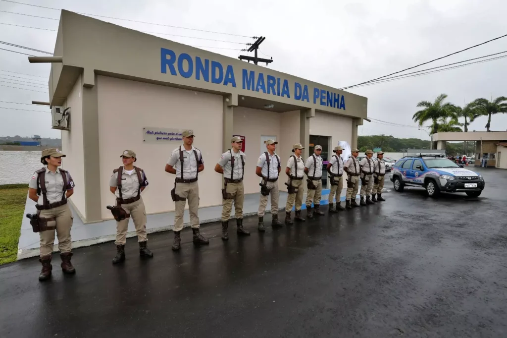 Engajada nas ações de enfrentamento para promover a segurança da mulher e mantê-la fora do ciclo de violência, a Polícia Militar