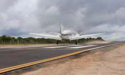 aviação. O maior projeto atualmente é o novo Aeroporto Internacional da Costa do Descobrimento, em Santa Cruz Cabrália. Além