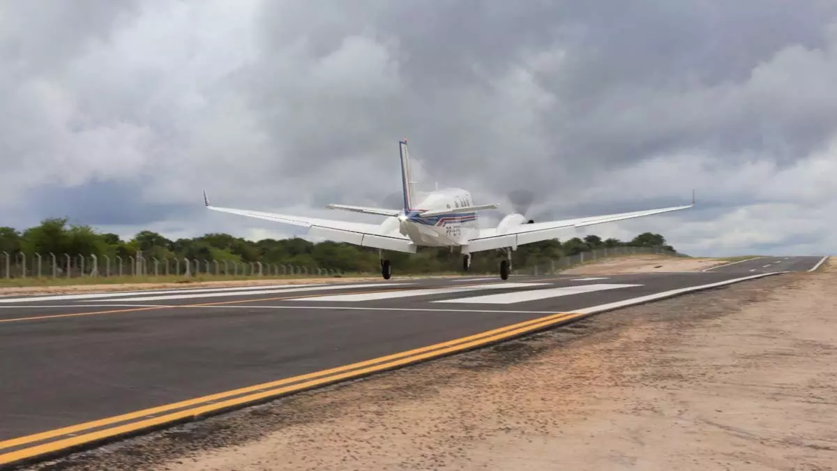 aviação. O maior projeto atualmente é o novo Aeroporto Internacional da Costa do Descobrimento, em Santa Cruz Cabrália. Além