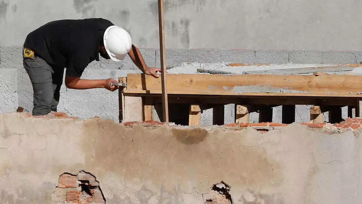 a Medida Provisória (MP) que institui o Pacto Nacional pela Retomada de Obras da Educação Básica. Com isso,
