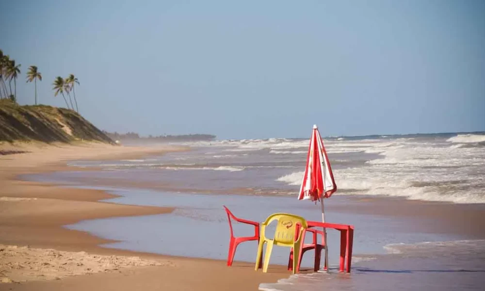 A famosa praia baiana, Massarandupió, localizada a duas horas de Salvador, ficou entre as 20 melhores praias de nudismo do mundo no ranking