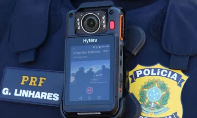 A Polícia Rodoviária Federal (PRF) apresentou, nesta quinta-feira (25), projeto para implementar o uso de câmeras corporais nos uniformes d