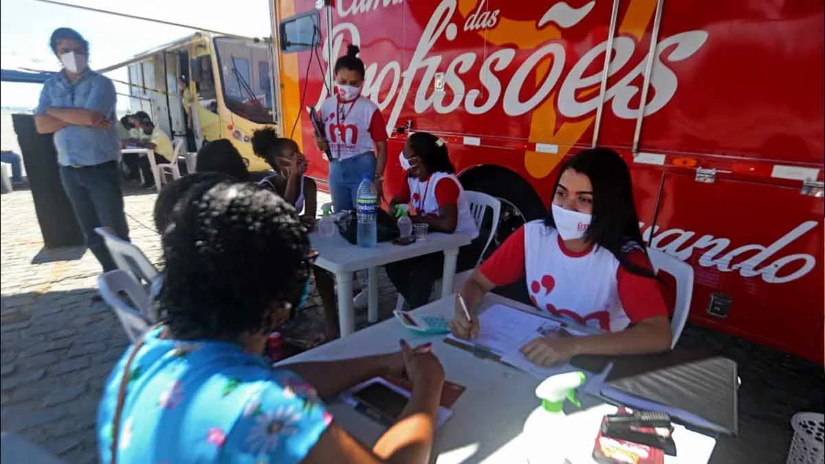 Em comemoração ao Dia do Trabalhador e da Trabalhadora, a Rede SineBahia – inicia nesta terça-feira (2), a oferta de mil vagas para cursos e  