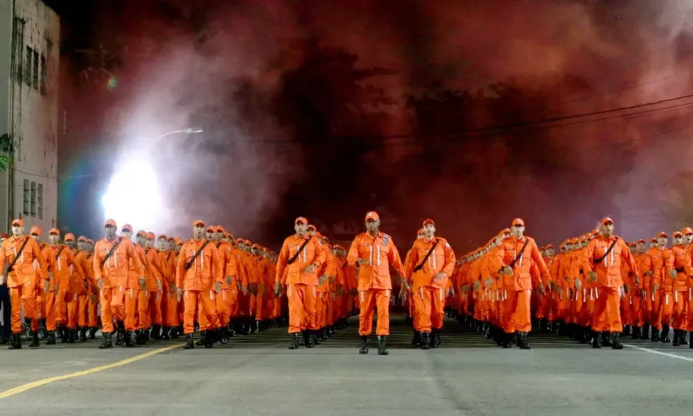 O Corpo de Bombeiros Militar da Bahia (CBMBA) está aumentando o efetivo. Nesta segunda-feira (12), aconteceu a solenidade de formatura