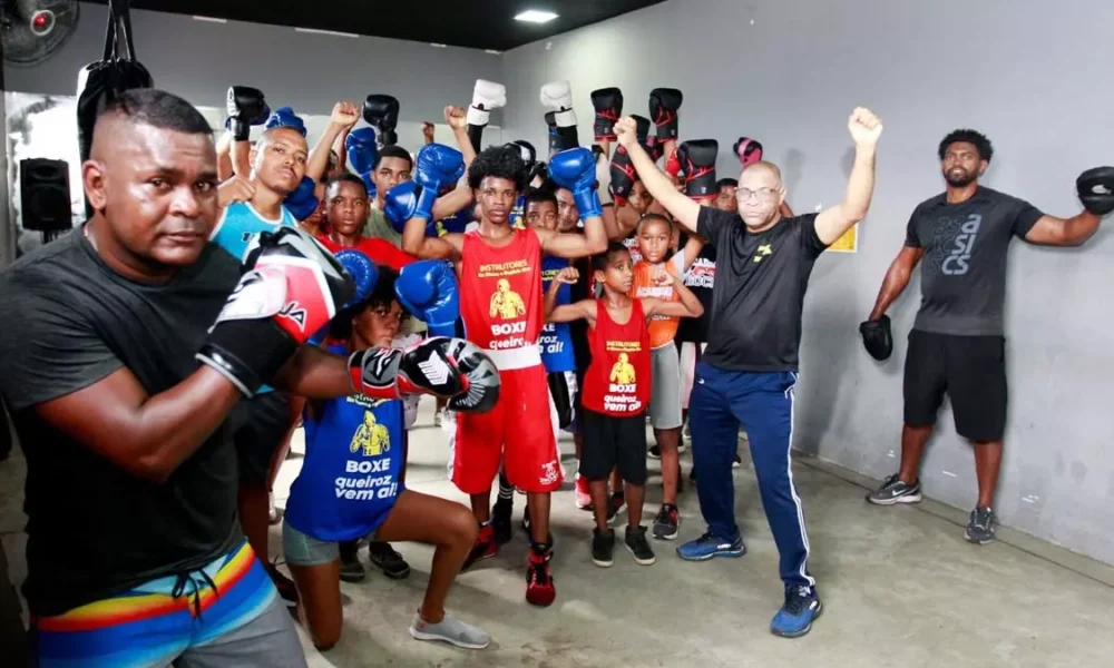 principalmente em bairros periféricos das grandes cidades. Na Bahia, o Boxe já revelou diversos atletas que alcançaram