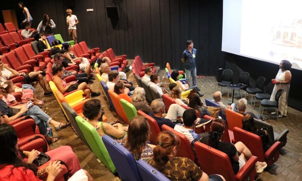 O Museu Geológico da Bahia (MGB) abriu suas portas, nesta sexta-feira (30), para comemorar o Asteroid Day, um evento