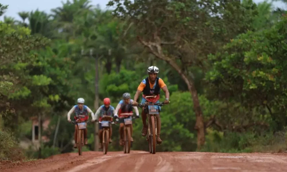 bike e orientação com bússola e mapas. A competição recebeu o apoio das secretarias estaduais de Turismo (Setur-BA) e do