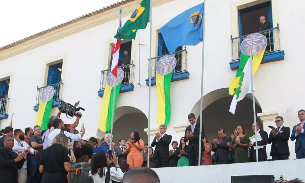 Cachoeira, marcou o início da solenidade de transferência simbólica da sede do Governo do Estado para a cidade pelo Bicentenário