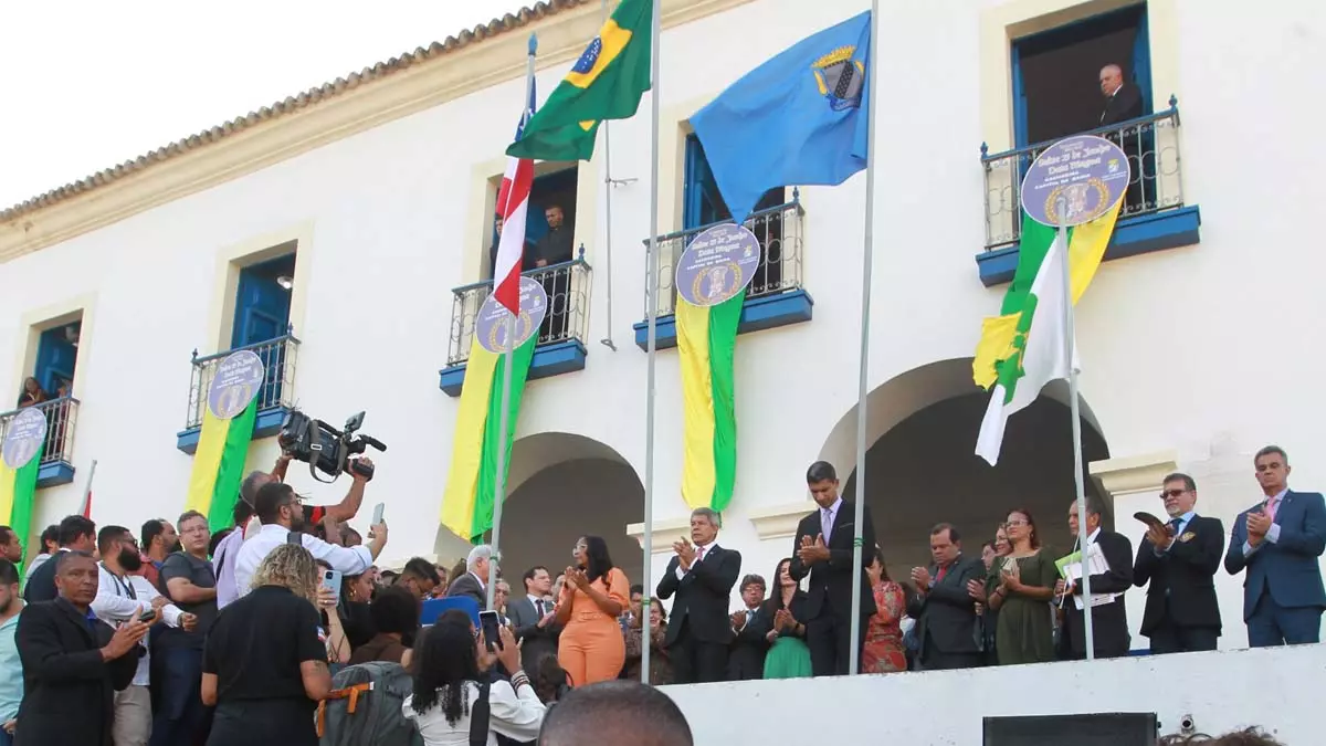 Cachoeira, marcou o início da solenidade de transferência simbólica da sede do Governo do Estado para a cidade pelo Bicentenário