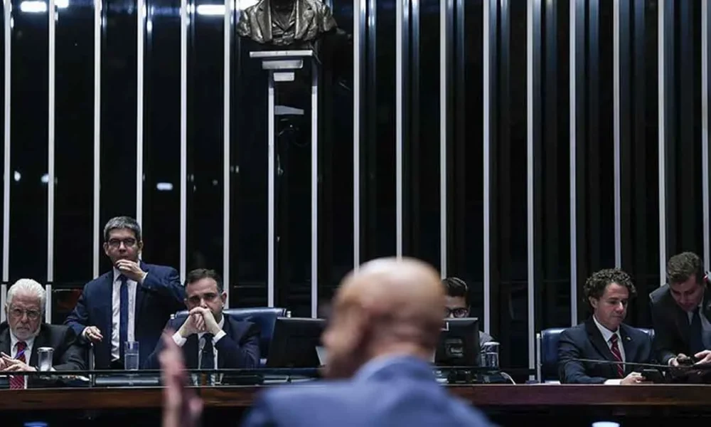 O Senado aprovou nesta quinta-feira (1º) — último dia de vigência — a medida provisória que reestrutura os ministérios do Poder Executivo. [