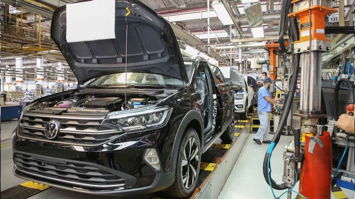 A Volkswagen informou que haverá parada de produção, temporariamente, em suas fábricas de automóveis no Brasil. Segundo a empresa, a causa