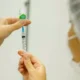 A Prefeitura de Salvador, através da Secretaria Municipal da Saúde (SMS), segue com a vacinação contra a Covid-19 e