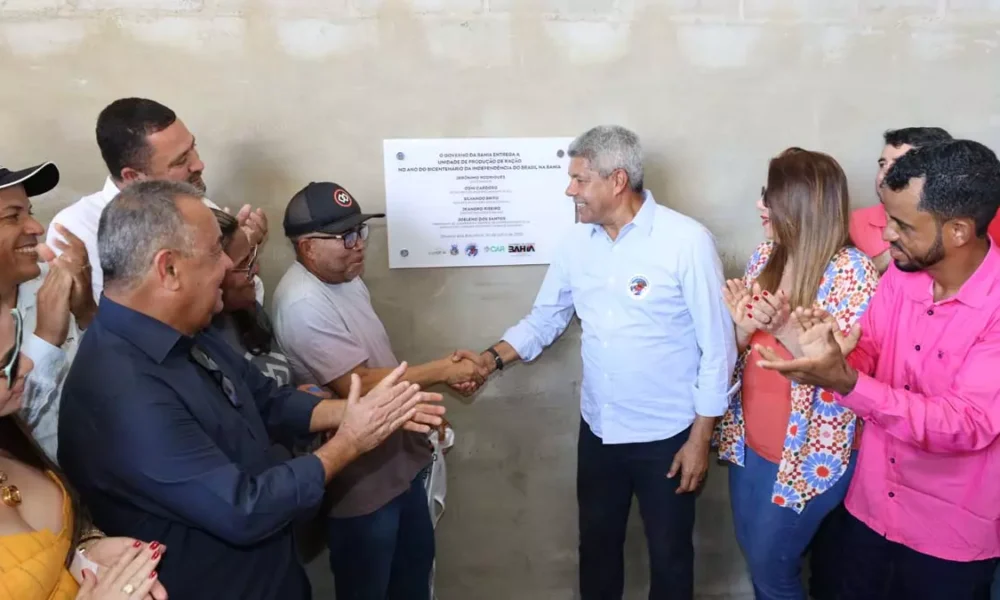 Em visita ao município de Oliveira dos Brejinhos, no Território do Velho Chico, neste domingo (30), Jerônimo Rodrigues, acompanhado pela