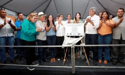 à agenda de visitas ao interior, o governador Jerônimo Rodrigues esteve, neste sábado (22), no município de Carinhanha,