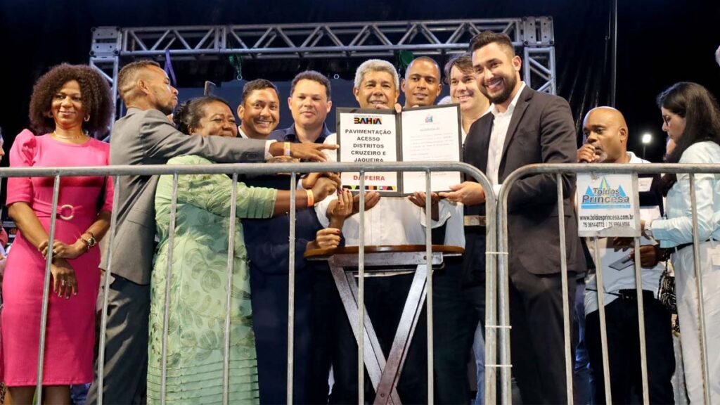 A cidade de Conceição da Feira, localizada a 127 quilômetros da capital baiana, e os conceiçoenses foram beneficiados com entregas de