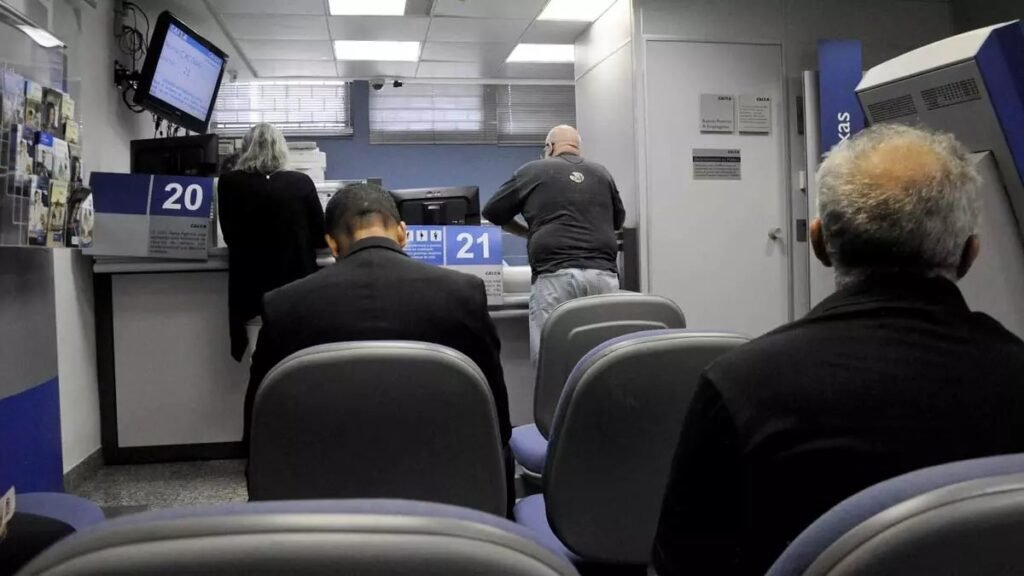 Os clientes da Caixa Econômica Federal ganharam um incentivo para renegociarem dívidas por meio do Programa Desenrola Brasil.