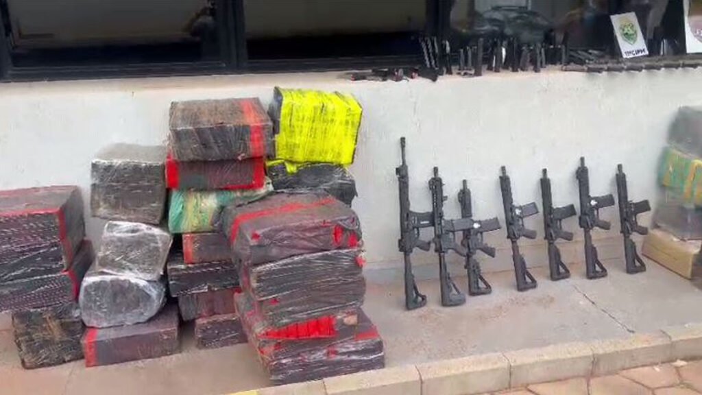 Ação integrada entre a Polícia Federal, Policia Militar e Receita Federal realizou uma operação de apreensão de drogas e armas de fogo após a