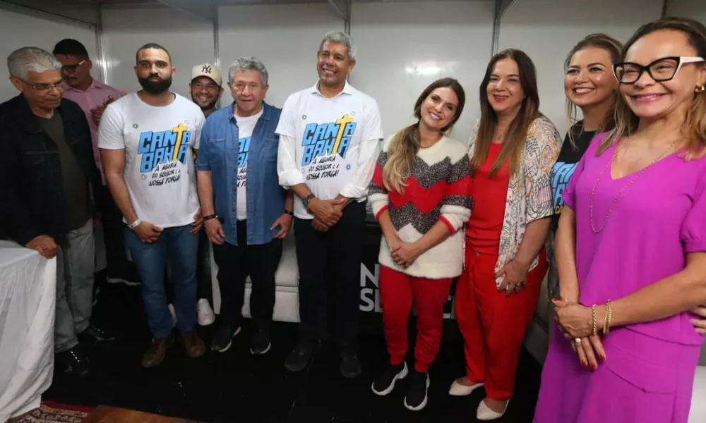 artistas de diferentes estilos da cena gospel nacional. Neste sábado (26), quando se apresentaram cantoras como Aline Barros