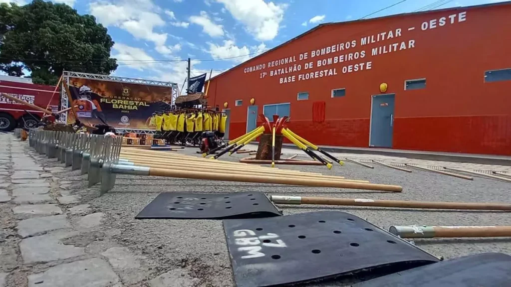 em todo o estado, o Corpo de Bombeiros também inaugurou na manhã desta quarta-feira (23), a Base Florestal do Oeste. 