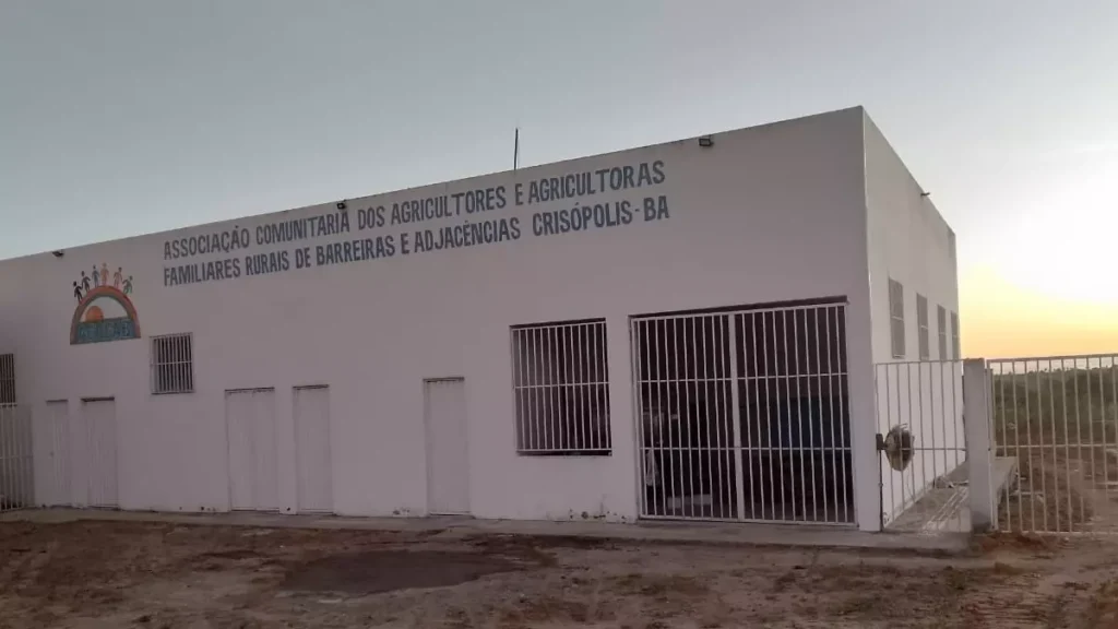 O Governo do Estado acaba de entregar mais uma unidade de beneficiamento de mandioca requalificada para o avanço da mandiocultura