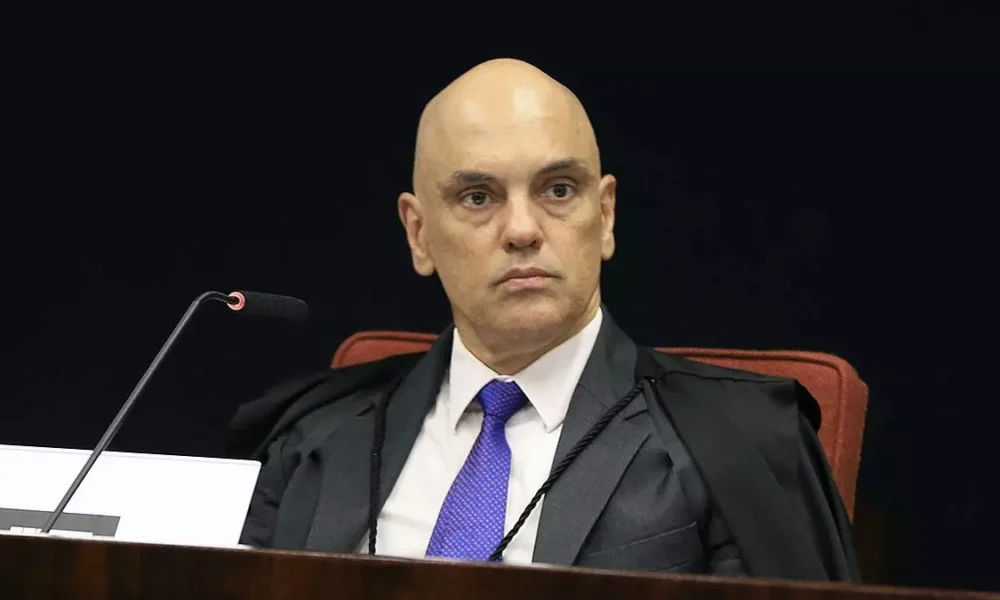 A Primeira Turma do Supremo Tribunal Federal (STF) escolheu, por unanimidade, o ministro Alexandre de Moraes como seu novo presidente. Ele substituirá o ministro Luís Roberto Barroso, que deixará a função para assumir a Presidência da Corte em 28 de setembro. A eleição foi realizada na sessão desta terça-feira (5).