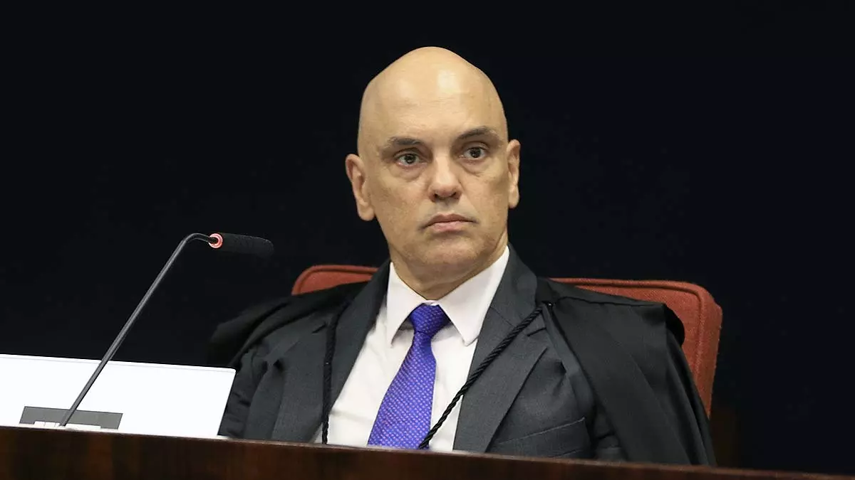 A Primeira Turma do Supremo Tribunal Federal (STF) escolheu, por unanimidade, o ministro Alexandre de Moraes como seu novo presidente. Ele substituirá o ministro Luís Roberto Barroso, que deixará a função para assumir a Presidência da Corte em 28 de setembro. A eleição foi realizada na sessão desta terça-feira (5).