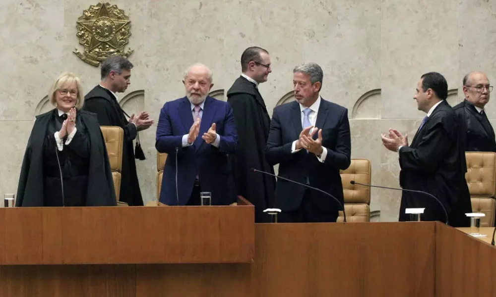 O advogado Cristiano Zanin foi empossado no cargo de ministro do Supremo Tribunal Federal (STF). Indicado pelo presidente Luiz