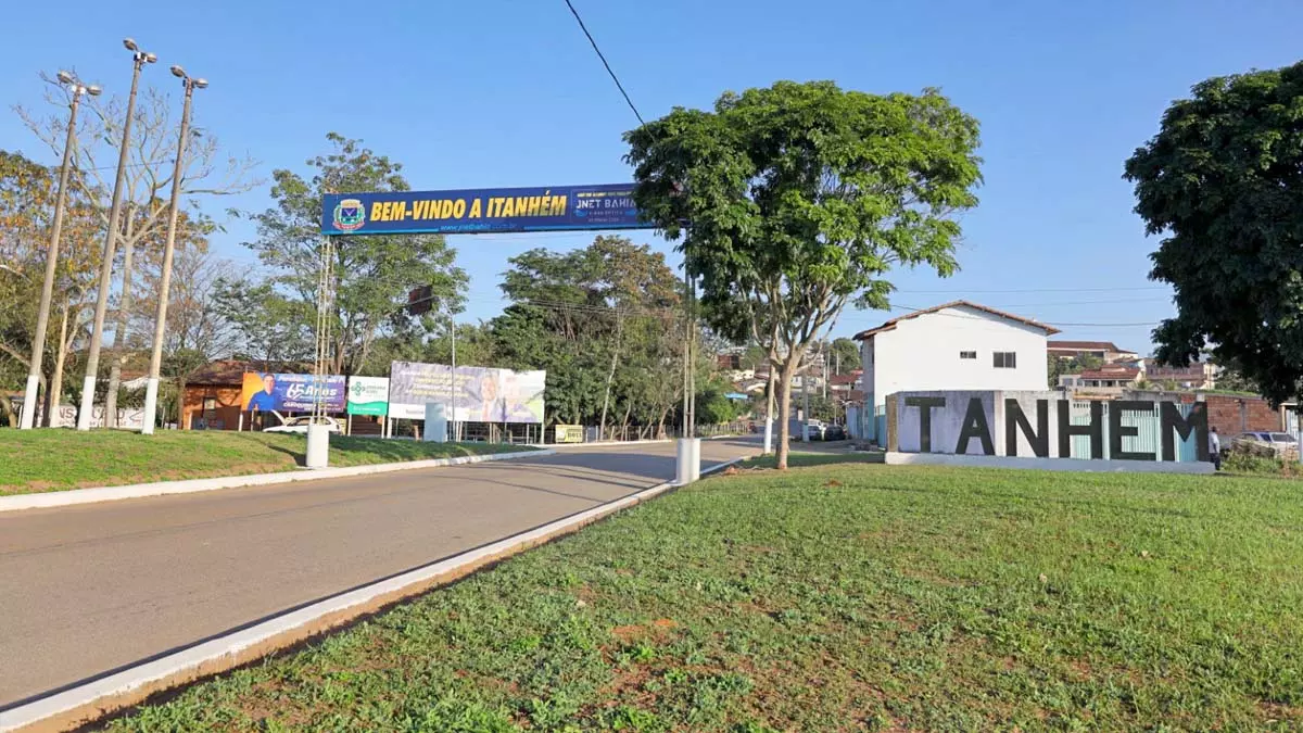 Nesta terça-feira (22), em Itanhém, município do extremo sul do estado, o governador Jerônimo Rodrigues inaugurou as
