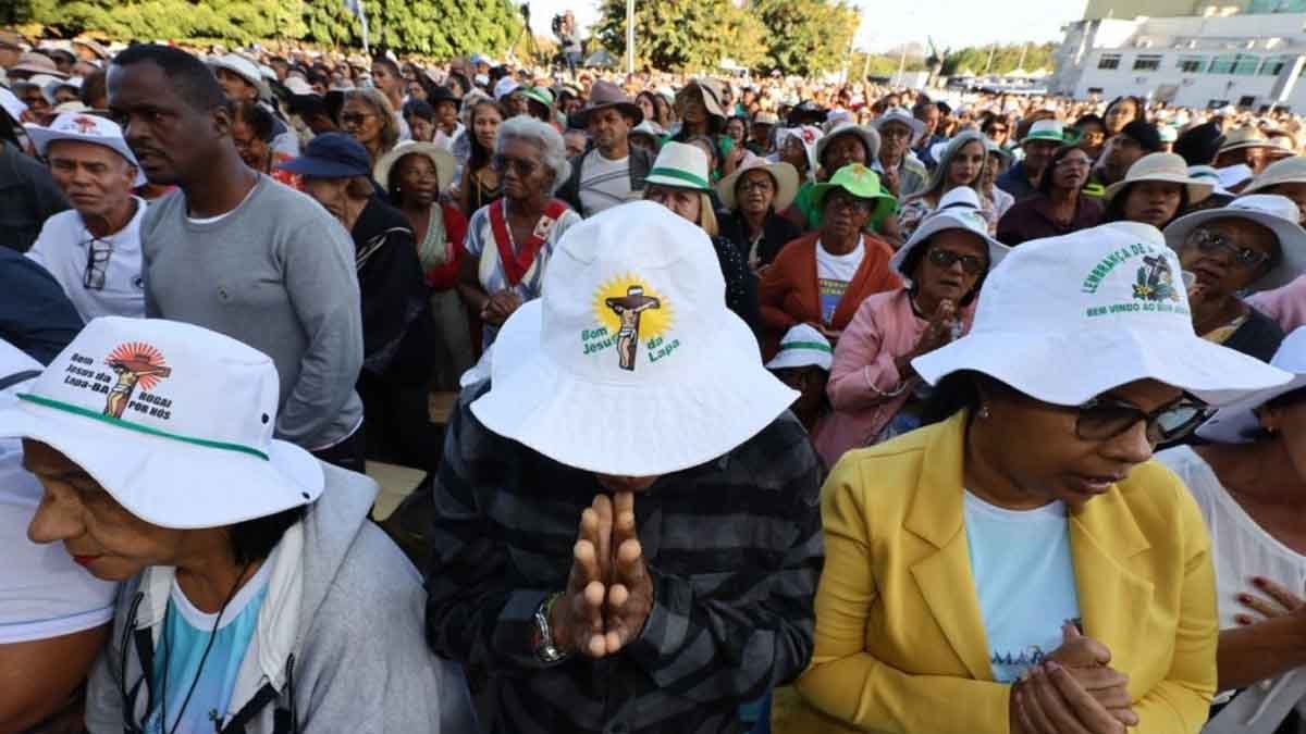 O Governo do Estado da Bahia entregou neste domingo (6), o novo aeroporto de Bom Jesus da Lapa, no oeste baiano. Além disso, durante a realiza