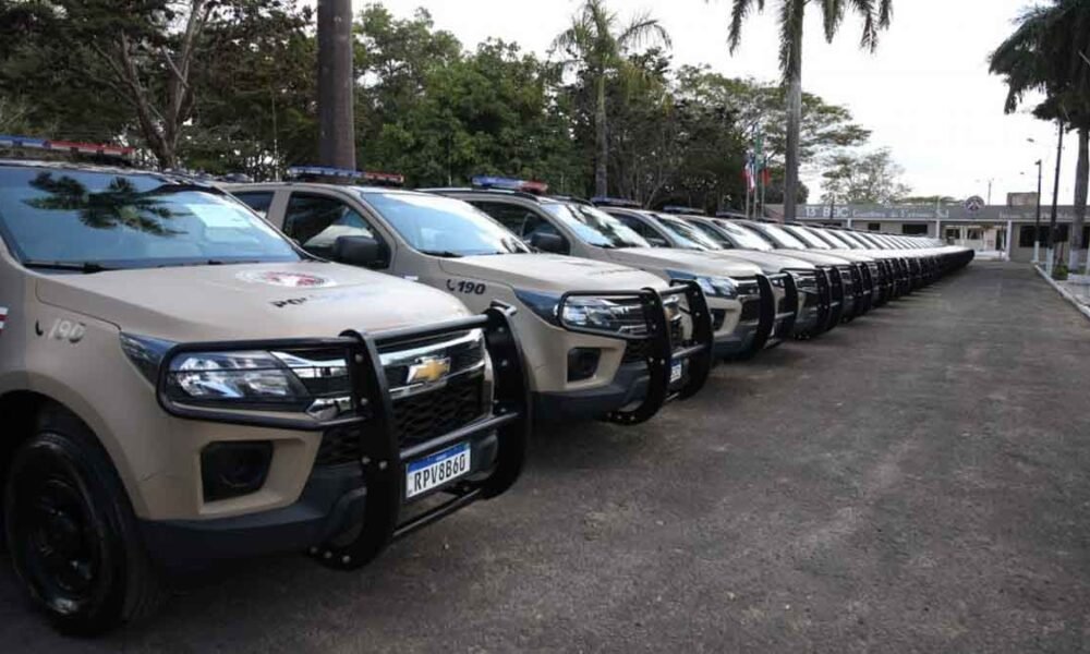 entos nesta terça-feira (22), com entregas para a Polícia Militar, Polícia Rodoviária Estadual e Corpo de Bombeiros de Teixeira de Freitas,