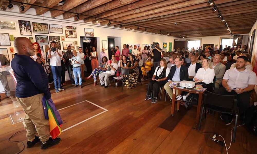 Entre os dias 3 e 9 de setembro, o Grupo Gay da Bahia (GGB) promove a VII Semana da Diversidade, que culminará na 20ª Parada do Orgulho LGBT+ da Bahia, que neste ano tem como tema “Por mais diversidade no mundo coorporativo”.