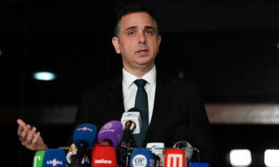 O presidente do Senado, Rodrigo Pacheco, apresentou nesta quinta-feira (14) uma proposta de emenda à Constituição (PEC) que criminaliza
