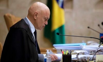 O ministro Alexandre de Moraes, do Supremo Tribunal Federal (STF), revogou a prisão de quatro investigados por supostamente