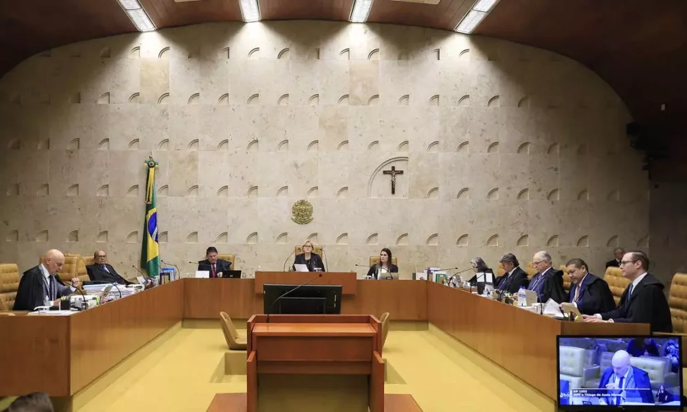 O Plenário do Supremo Tribunal Federal (STF) julgou nesta quinta-feira (14) as três primeiras ações penais instauradas contra pessoas