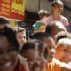 das bandeiras ao lado de outras autoridades, e falou do papel da Bahia na construção de um país soberano desde sua independência.  