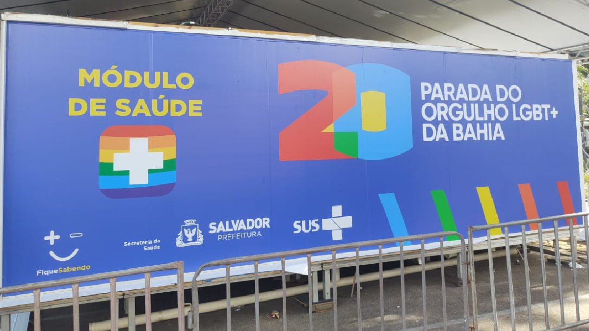 leva pela primeira vez um módulo de saúde para atendimento ao público durante a Parada LGBT+ de Salvador, que acontece neste