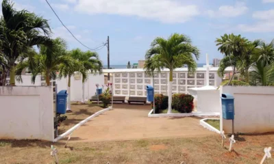 Os cidadãos que necessitarem podem solicitar sepultamento ou cremação junto à Prefeitura de Salvador. O serviço, que