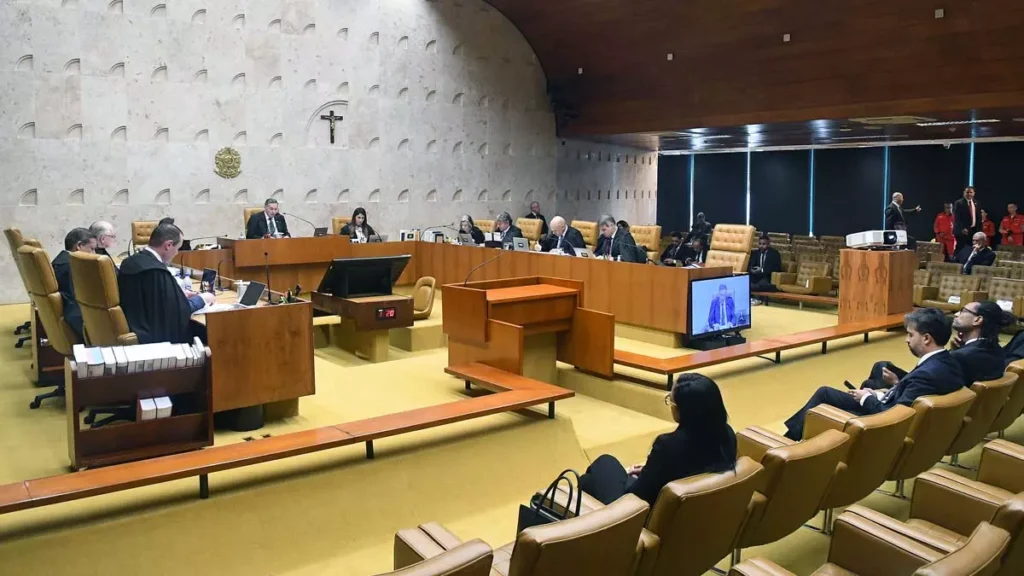 formou maioria, na sessão desta terça-feira (3), para reconhecer a violação massiva de direitos fundamentais no sistema prisional brasileiro e