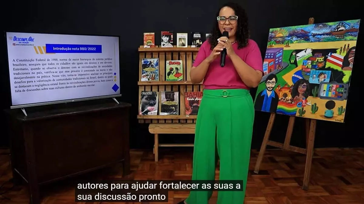 todas às quintas-feiras, a série "Descomplique sua Redação", com a professora da rede estadual de ensino e idealizadora do projeto,