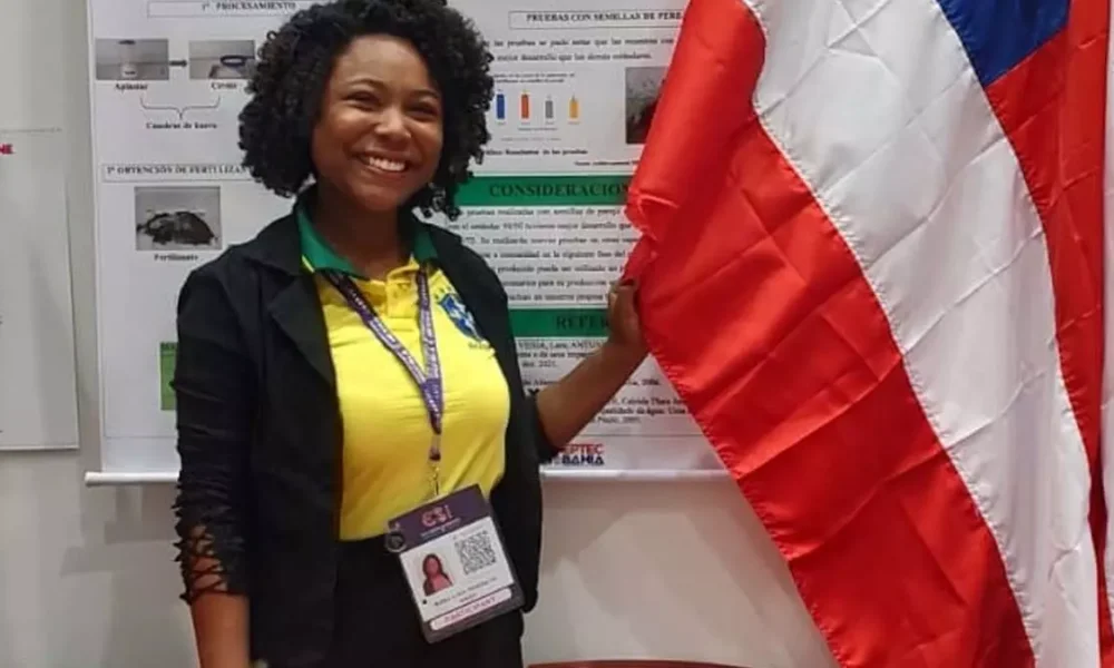 As estudantes baianas Maria Luiza Pereira de Souza, Marília de Jesus Thomaz e Raissa Oliveira Santos, do curso de Química do