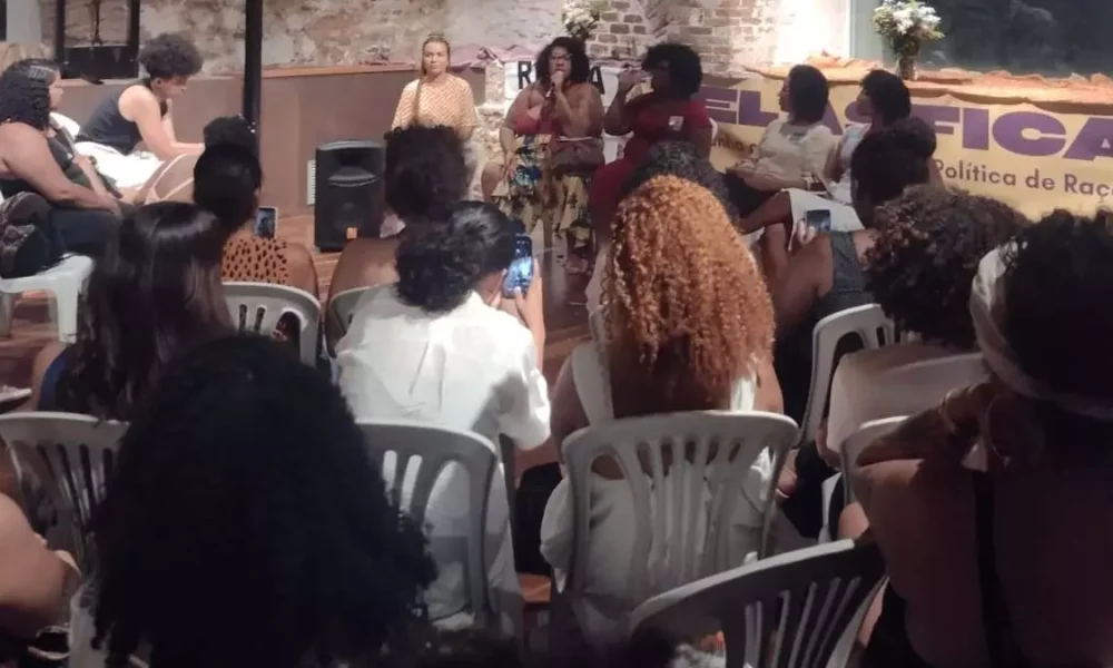 política de gênero e raça. O encontro foi promovido pelo Observatório Feminista do Nordeste, organização político