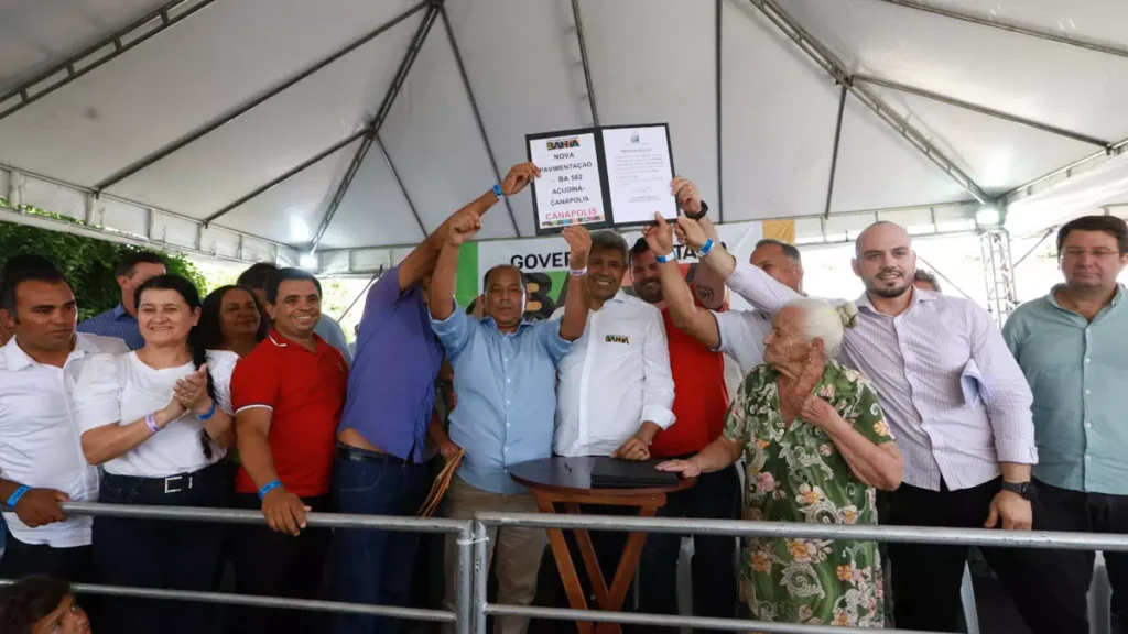 Nesta segunda-feira (23), o governador Jerônimo Rodrigues foi ao município de Canápolis, no oeste baiano, onde assinou a Ordem de Serviço,