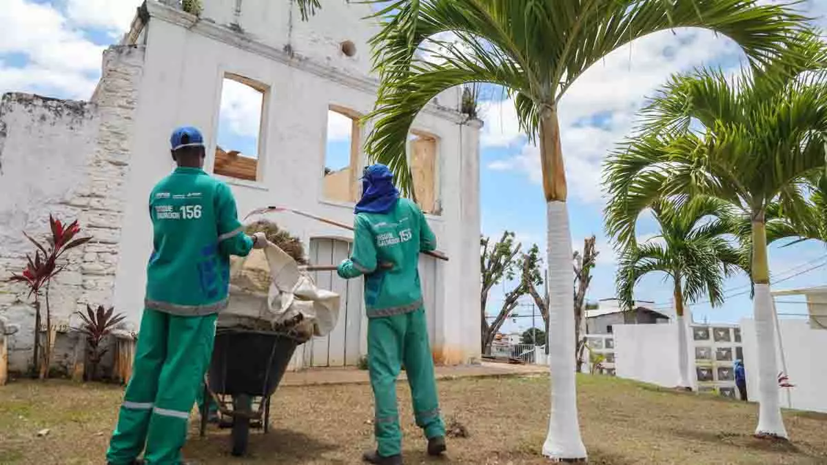 A Secretaria Municipal de Ordem Pública (Semop) está intensificando as intervenções nos cemitérios municipais de Salvador