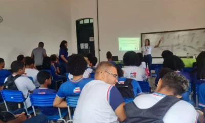 servidores nas escolas. Entre os temas abordados nesses primeiros dias do mês de outubro estão autocuidado, saúde mental