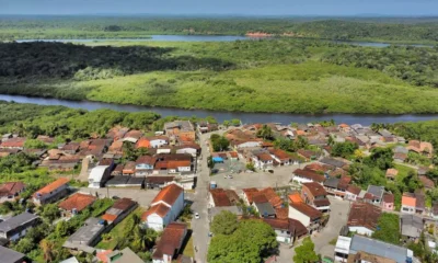 De 13 a 19 de novembro, o Festival da Cerâmica em Maragogipinho, distrito de Aratuípe, reúne artesãos, lojistas, oleiros e autoridades