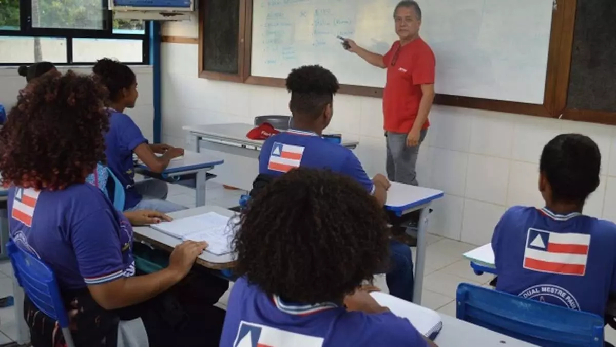 Inglesa, aprovados no concurso público da Educação, regido pelo Edital de Abertura SAEB n° 03/2022, publicado em 02/08/2022.