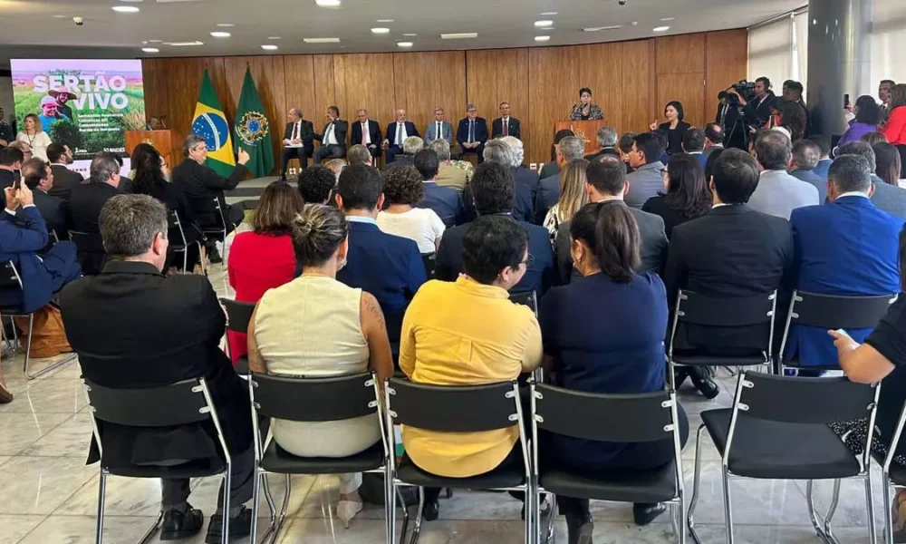 participou, na manhã desta terça-feira (24), no Palácio do Planalto, em Brasília, do lançamento do projeto “Sertão Vivo, Semeando Resiliência