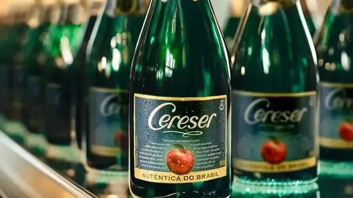 A Agência Nacional de Vigilância Sanitária (Anvisa) comunicou o recolhimento de 2,2 milhões de garrafas de Sidra Cereser sabor maçã,