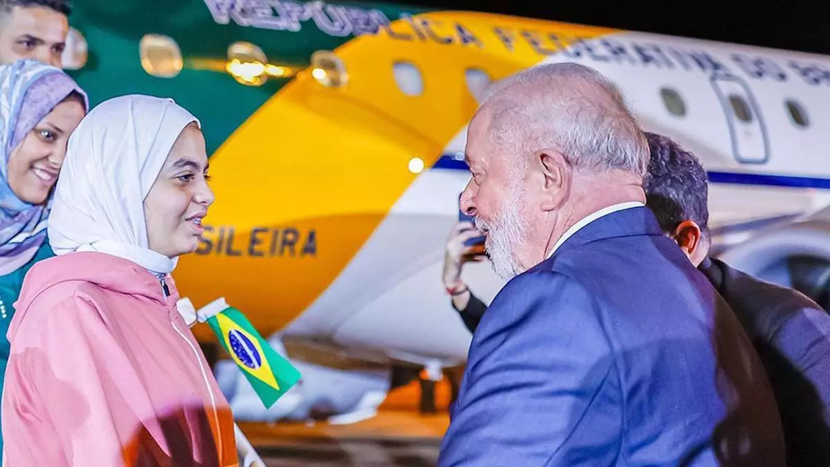 O presidente Luiz Inácio Lula da Silva conversou por telefone, na tarde desta quinta-feira (16), com o presidente de Israel, Isaac Herzog.